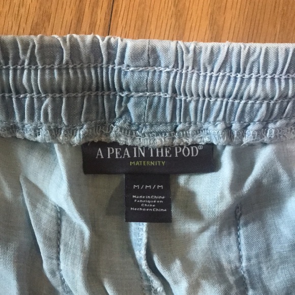 A Pea in the Pod maternity shorts M - Picture 3 of 3